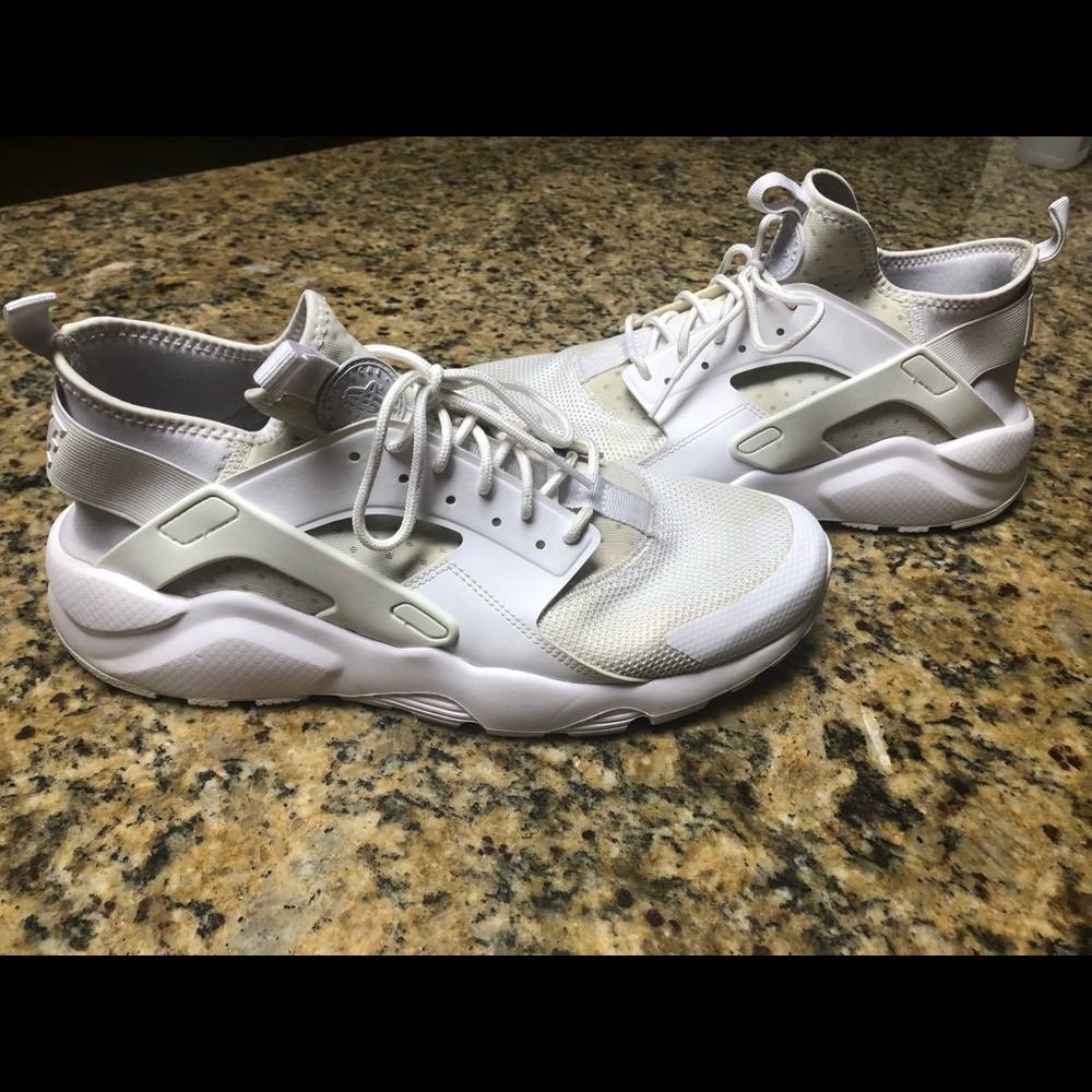 Nike Air Huarache (White/Cream) Size: 12